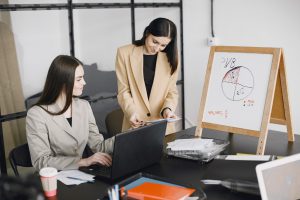 Laptop biznesowy od firmy Lenovo to bez wątpienia ścisła czołówka najlepszych komputerów w tej kategori