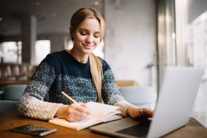 Notebook Dell Vostro 5410 został zaprojektowany tak, aby był wydajny i łatwy w użyciu