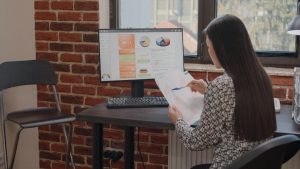 Lenovo ThinkCentre M70s to laptop biznesowy, który oferuje dużą wartość w swojej cenie